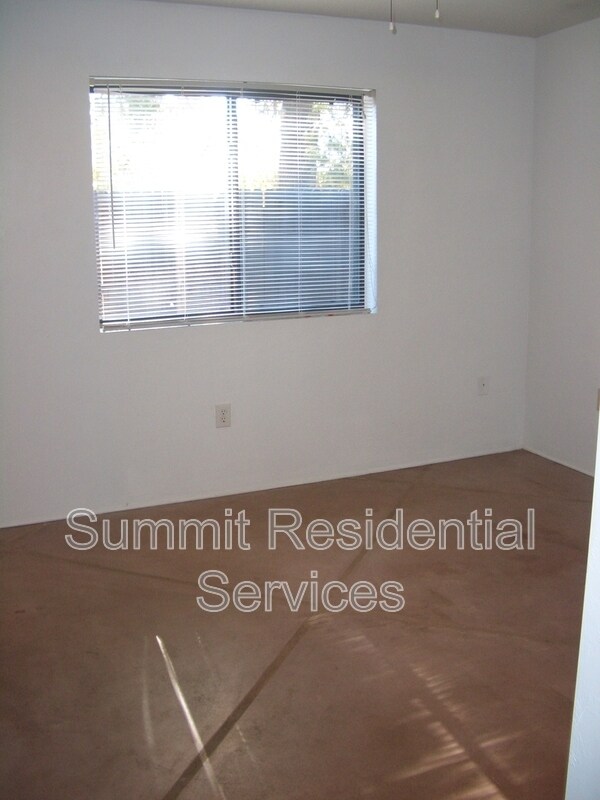 Building Photo - 272 E Calle Arizona