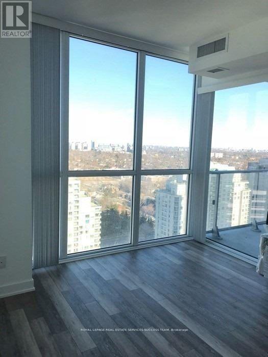 Photo du bâtiment - 5180-5180 Yonge St