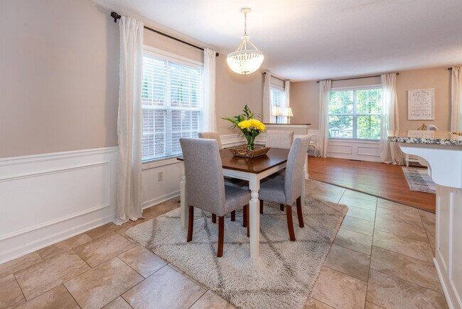 Building Photo - 1107 Fieldstone Dr