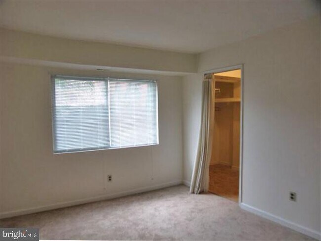 Foto del edificio - 1210 Meadowview Ln