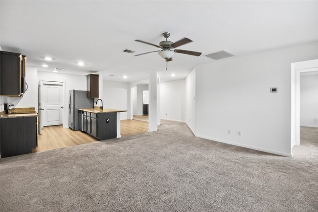 Building Photo - 15426 Oak Bnd Spgs Dr