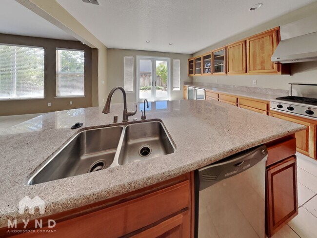 Building Photo - 615 Maddalena Way