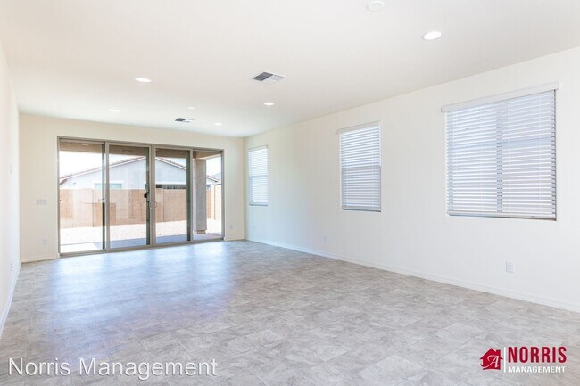 Building Photo - 4 br, 3 bath House - 287 E Tahiti Dr