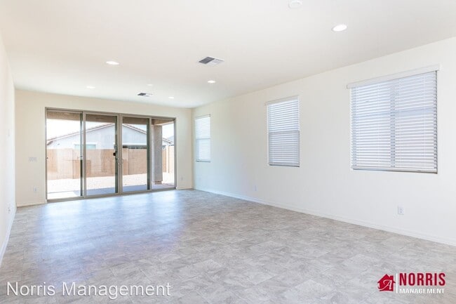 Foto del edificio - 4 br, 3 bath House - 287 E Tahiti Dr