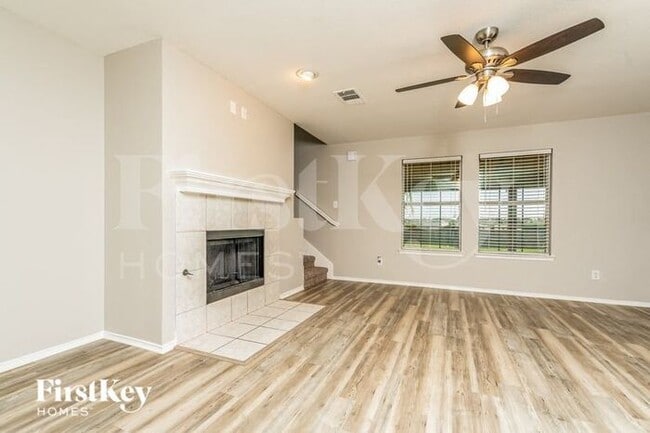 Building Photo - 2109 Chisolm Trl