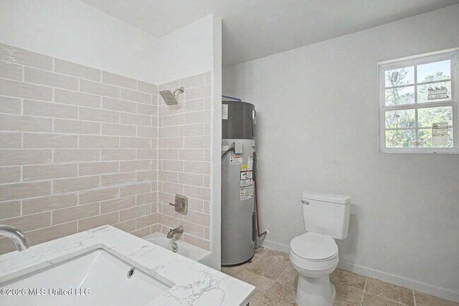 Foto del edificio - 3 bedroom close to D'Iberville!