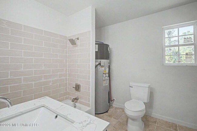 Building Photo - 3 bedroom close to D'Iberville!