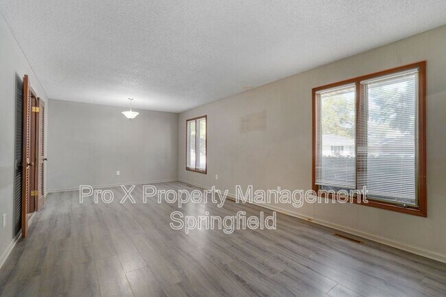 Building Photo - 5519 S Dollison Ave