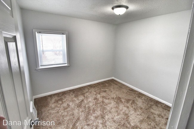 Foto del edificio - 728-730 N 5th Ave E