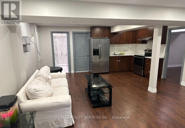 Building Photo - 4 Mellowood Ave