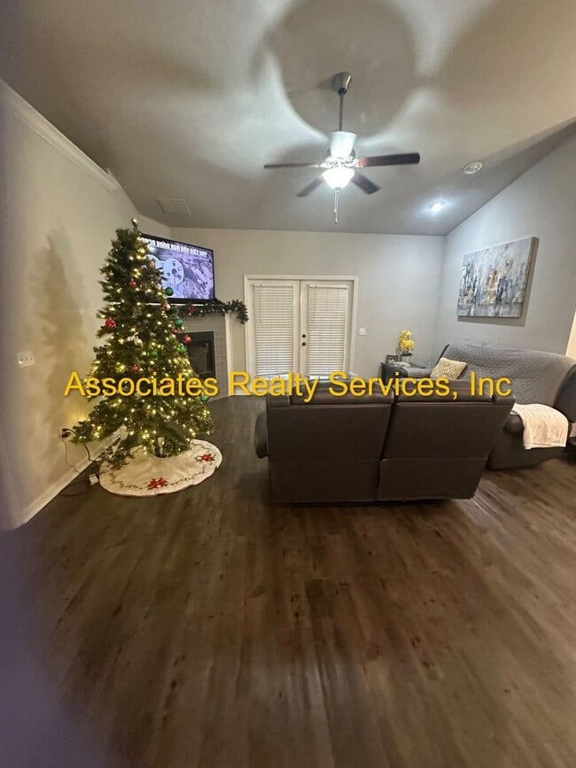 Photo - Spacious 4-Bedroom Home with Office in Portofino!  LOOK!