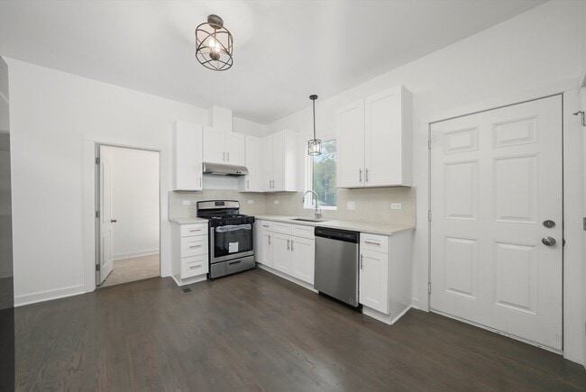 Building Photo - 9771 W 143rd St
