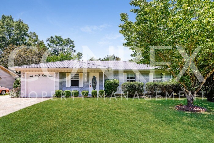 Primary Photo - Cute Three Bedroom Home in Northport, AL, ...