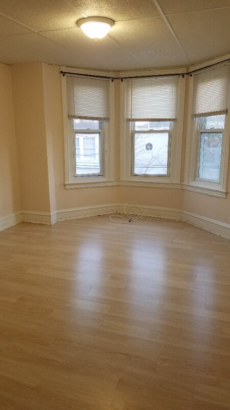 Photo - 19 W Abington Ave Apartment