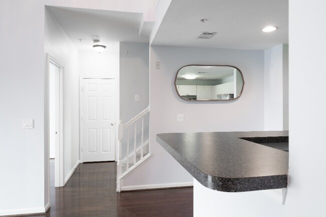 Photo - 11351 Aristotle Dr Apartment