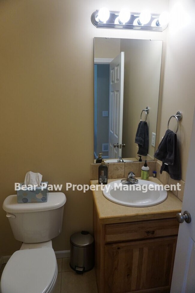 Building Photo - Great Home in North Evergreen