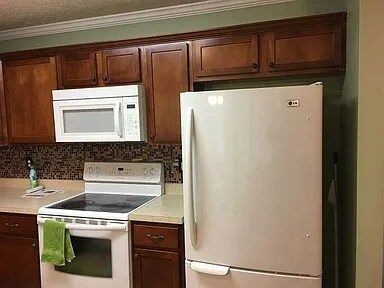 Foto del edificio - 101 Yearwood Dr