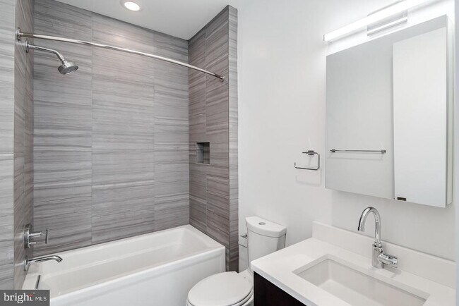 Foto del edificio - 846 N American St