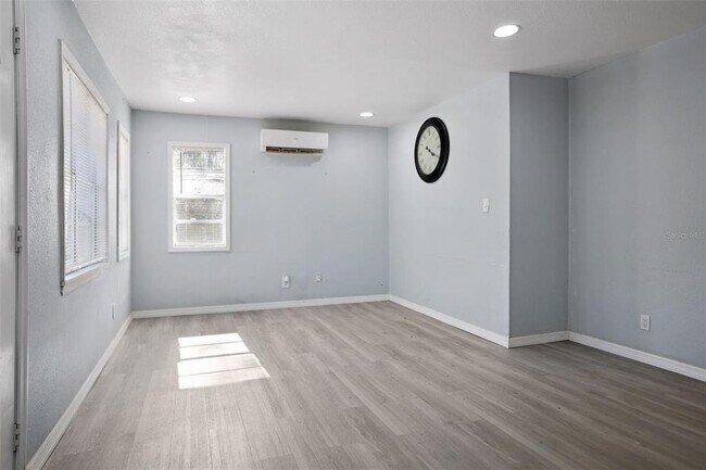 Foto del edificio - 524 6th Ave NE