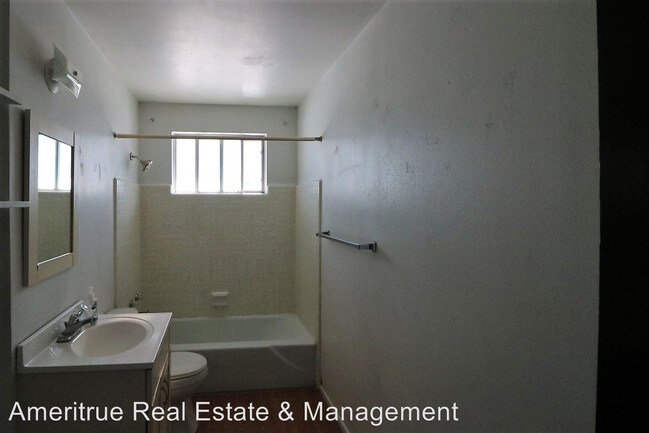 Building Photo - 2 br, 1 bath Apartment - 263 W 310 N