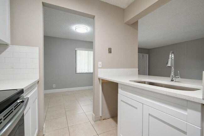 Foto del edificio - 516 Meadows Cir