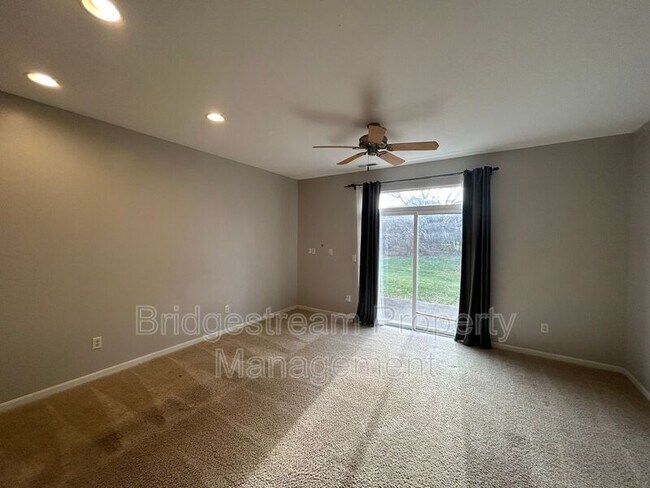 Building Photo - 4391 Straight Arrow Rd