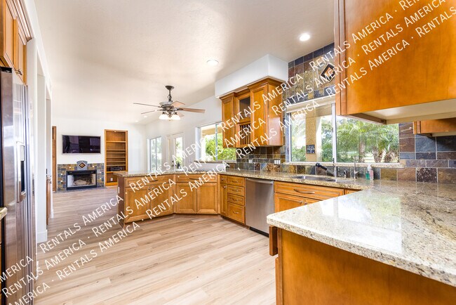 Foto del edificio - 2342 W Hemlock Ct