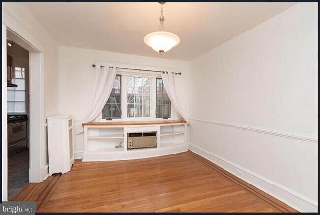 Foto del edificio - 3410 W Penn St