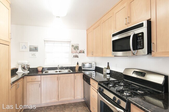 Building Photo - 9245 Ciruela Way