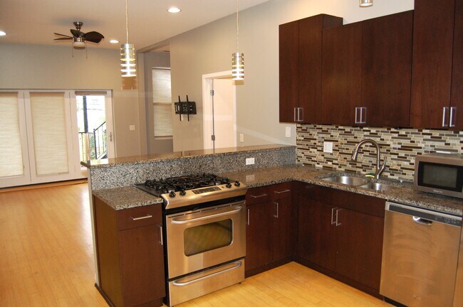 Foto del edificio - 2649 W Haddon Ave