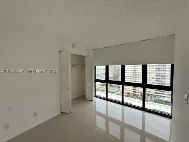 Foto del edificio - 2049 S Ocean Dr