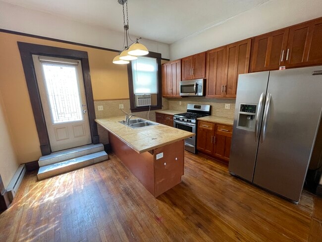 Building Photo - Sunflower Estate LLC