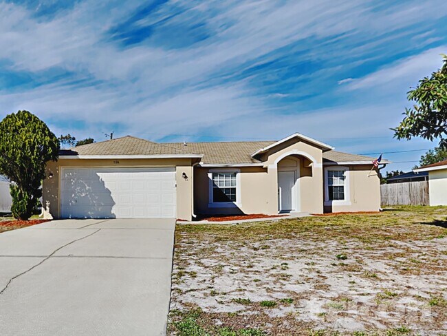 Building Photo - 1194 Algoma St