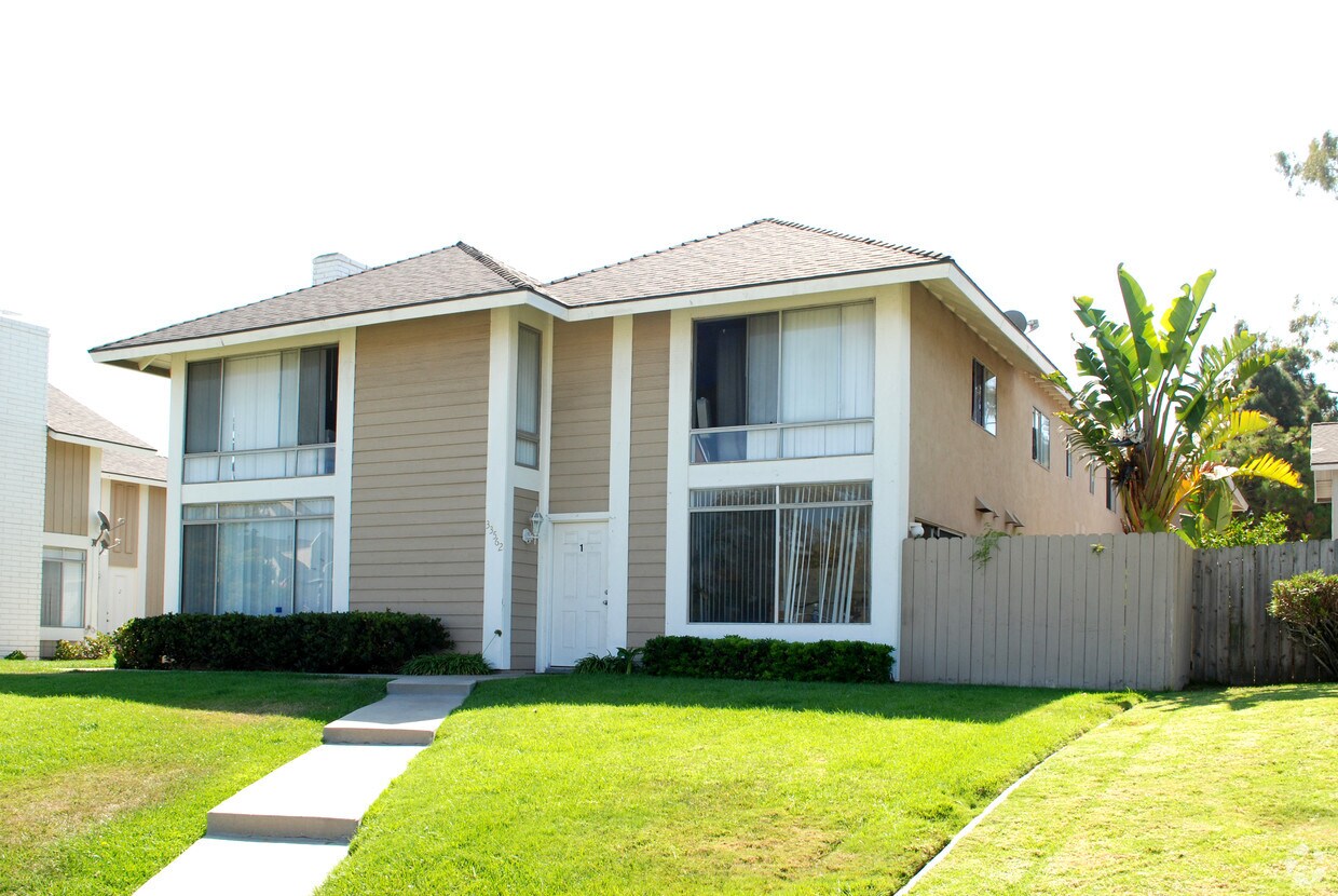 Building Photo - 33562 Blue Lantern St