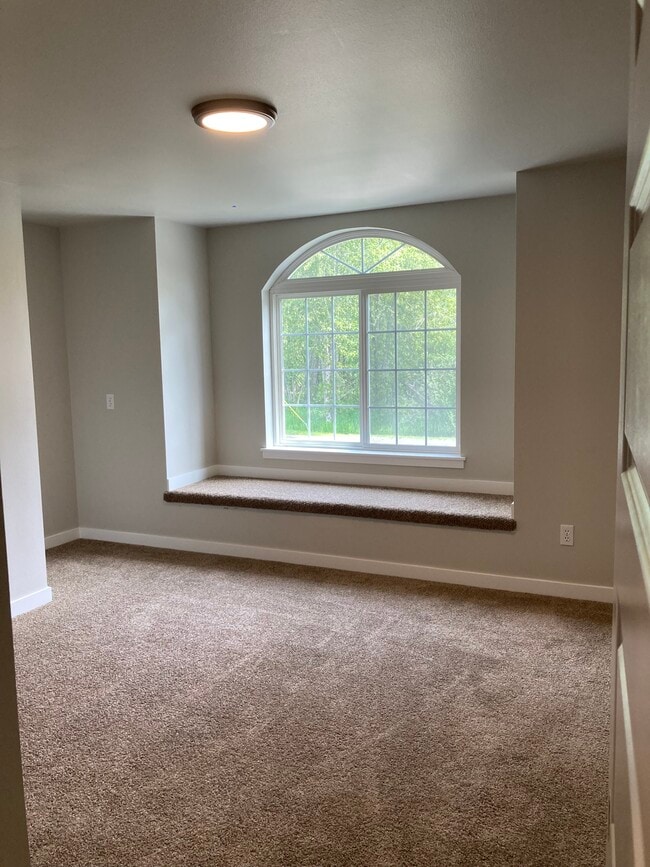 Building Photo - 620 27th Ave SE