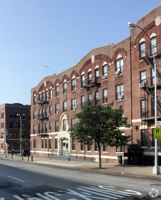 Building Photo - 660 Howard Ave