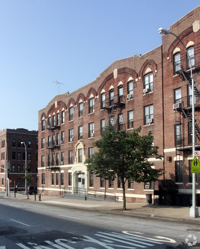 Foto del edificio - 660 Howard Ave