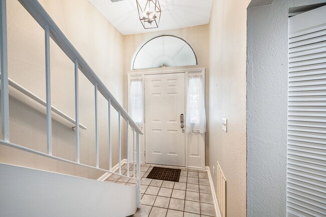 Foto del edificio - 7811 Falcon Rest Cir