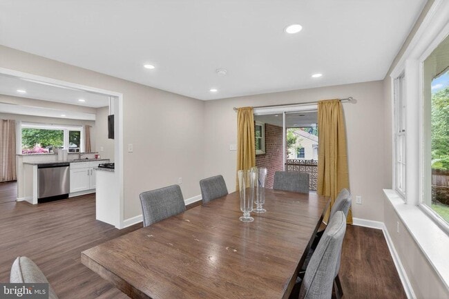 Foto del edificio - 8122 Gavin St