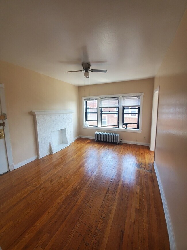 Foto del edificio - 7331 S Yale Ave