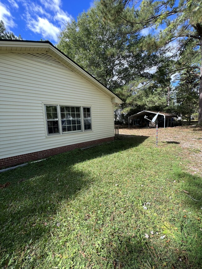 Building Photo - 301 Cobb Dr