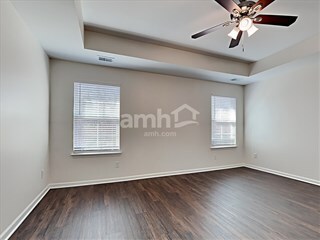 Foto del edificio - 1361 Hermitage Ln