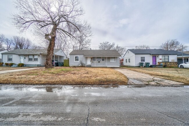 Photo - 3 Bed 1 Bath in Del City! House