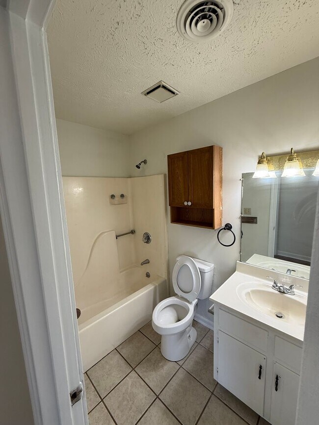 Foto del edificio - 1272 Aiken Rd