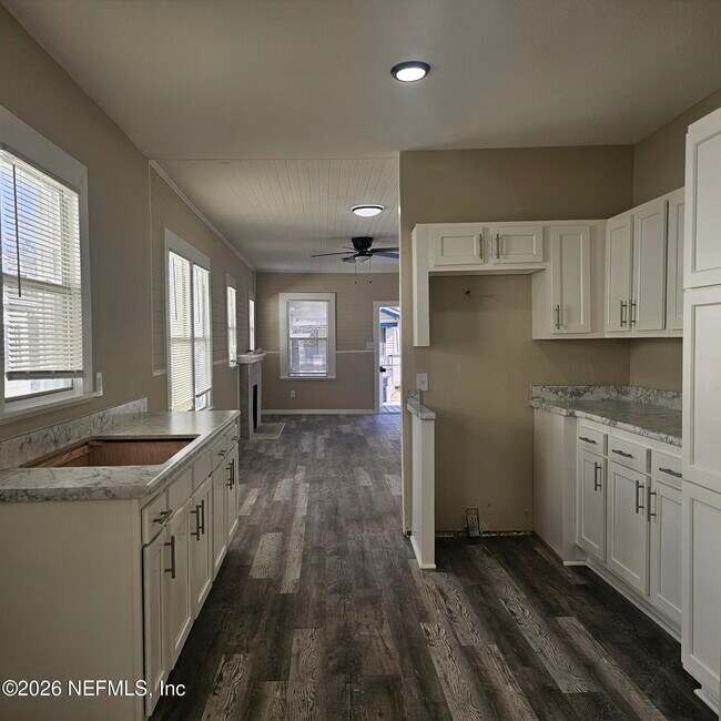 Foto del edificio - 7114 Edge St