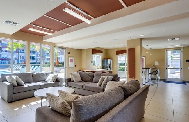 Foto del edificio - 12664 Chapman Ave