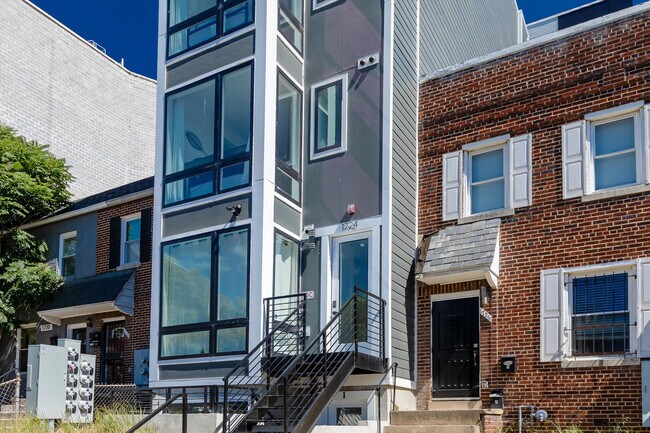 Foto del edificio - 1726 H St NE