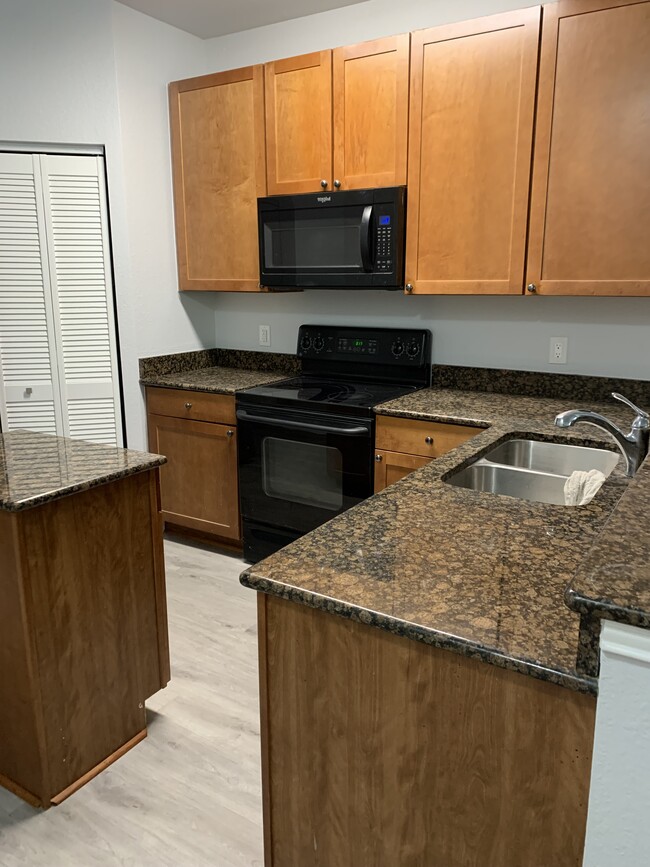 Kitchen - 2176 Portofino Pl