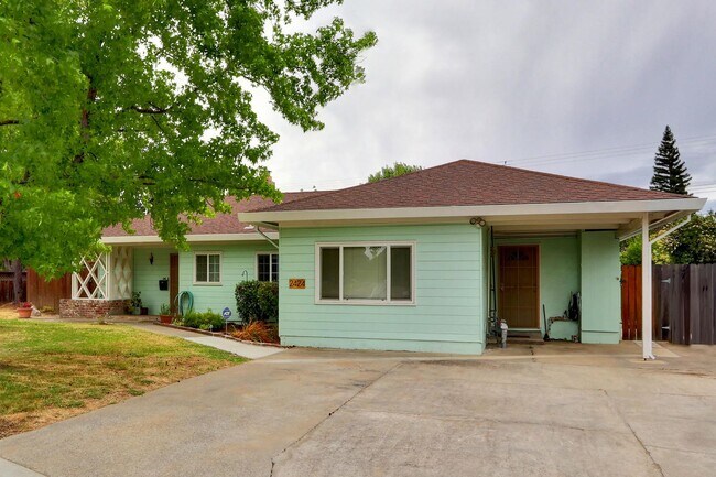 Foto del edificio - 1 Bed / 1 Bath | Arden-Arcade Anchored Tiny Home Available Now