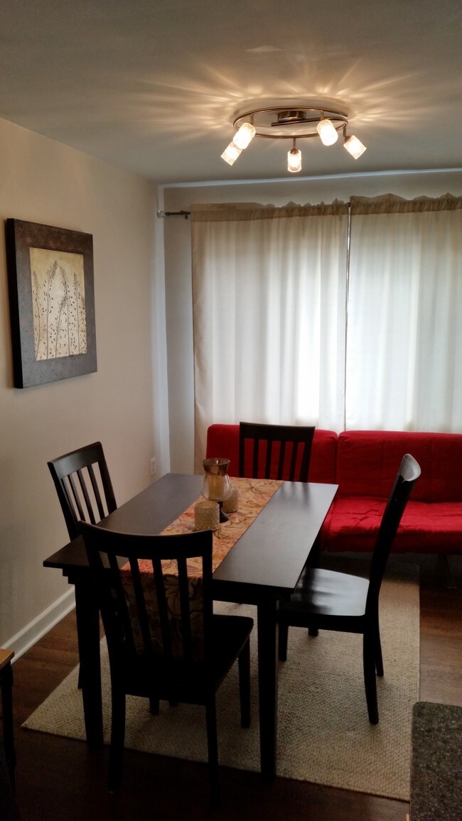 Building Photo - 1200 S Arlington Ridge Rd